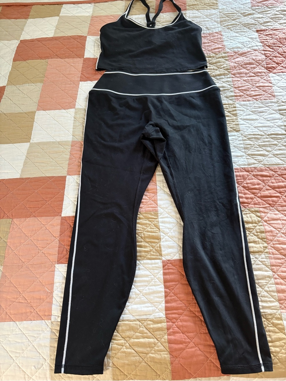 Fabletics Set - No Seam PureLuxe TLC Leggings 7/8 and Push-Up Built-In Bra Tank
